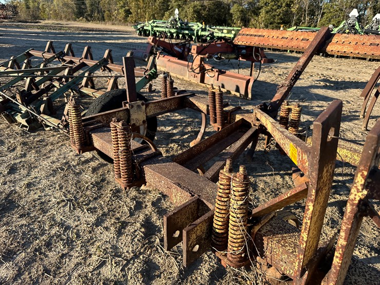 #33753-•-chisel-plow-image-14