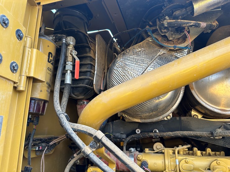 2022-caterpillar-140gc-image-74