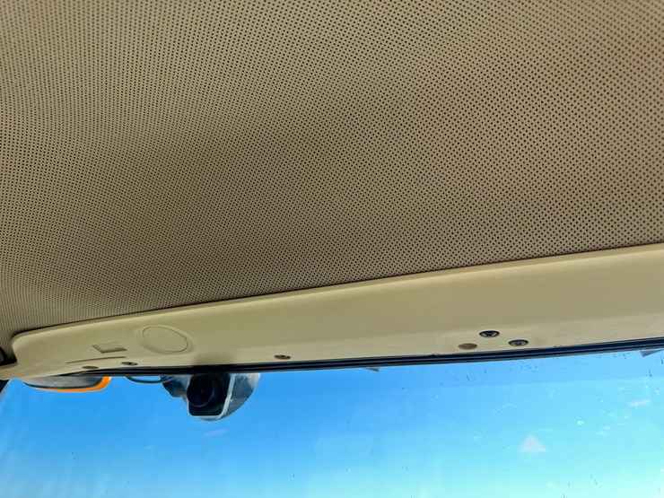 2010-john-deere-7130-image-60