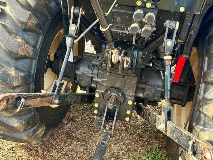 2016-new-holland-workmaster-37-image-11