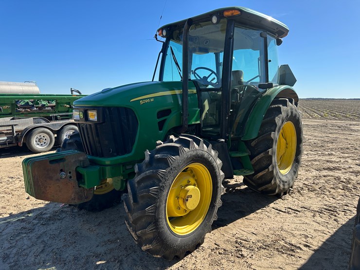 2011-john-deere-5095m-image-1