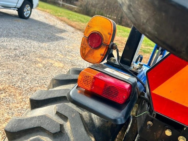 2016-new-holland-workmaster-37-image-17