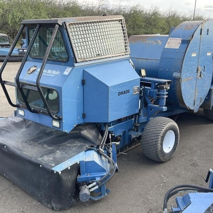 WEISS-MCNAIR Magnum-X S.P. Nut Harvester, Diesel