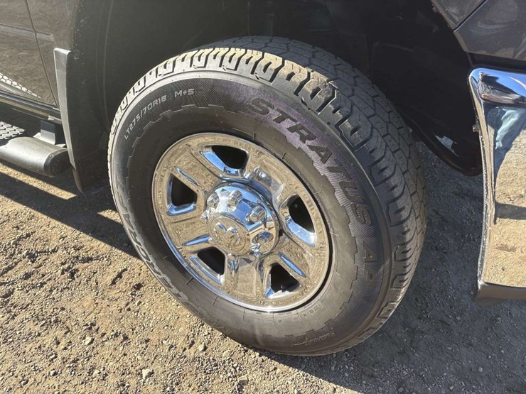 2016-dodge-2500-image-15