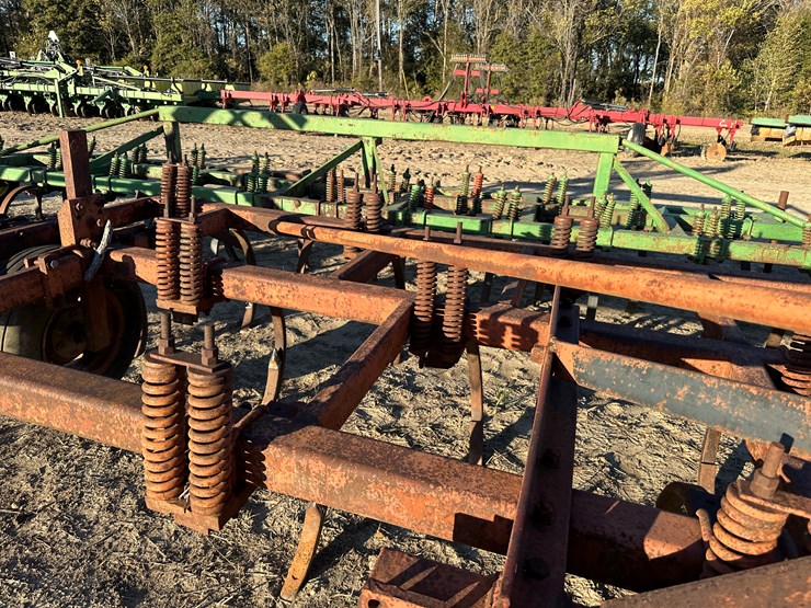 #33755-•-8'-chisel-plow-image-15