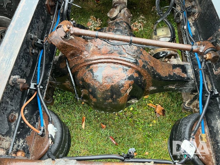 2013-freightliner-truck-(jn3436,-unit-4076)-image-37