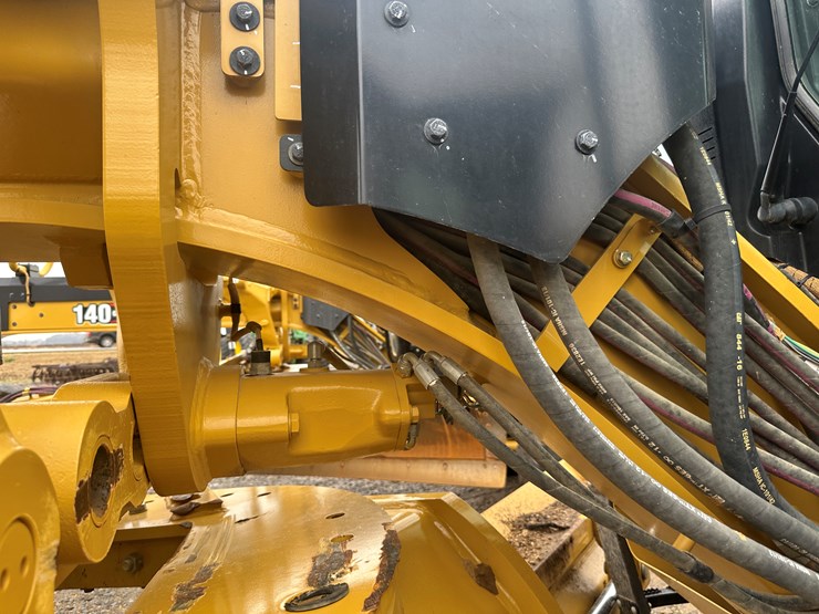 2022-caterpillar-140gc-awd-image-35