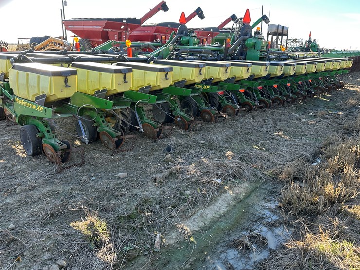 john-deere-1720-image-4