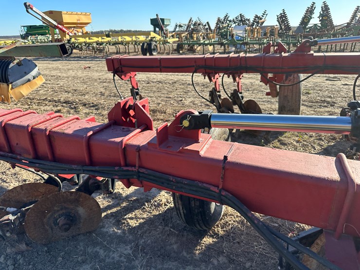 #33740-•-~20'-row-crop-cultivator-image-26