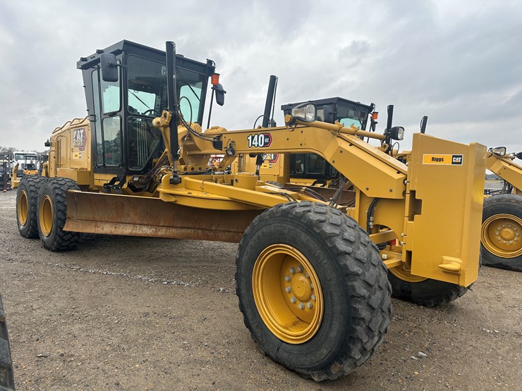 2022-caterpillar-140gc-image-2