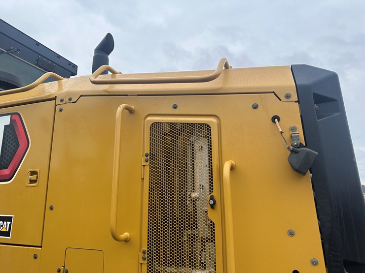 2022-caterpillar-140gc-image-26