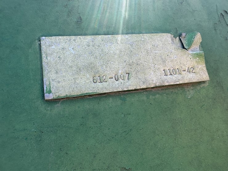 #33728-•-16-row-30"-cultivator-image-42