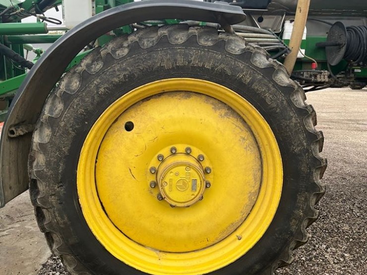 2014-john-deere-r4038-image-17