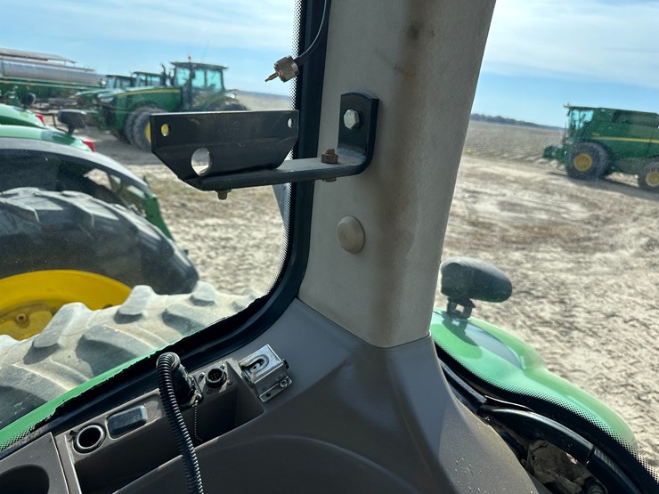 2010-john-deere-8285r-image-66