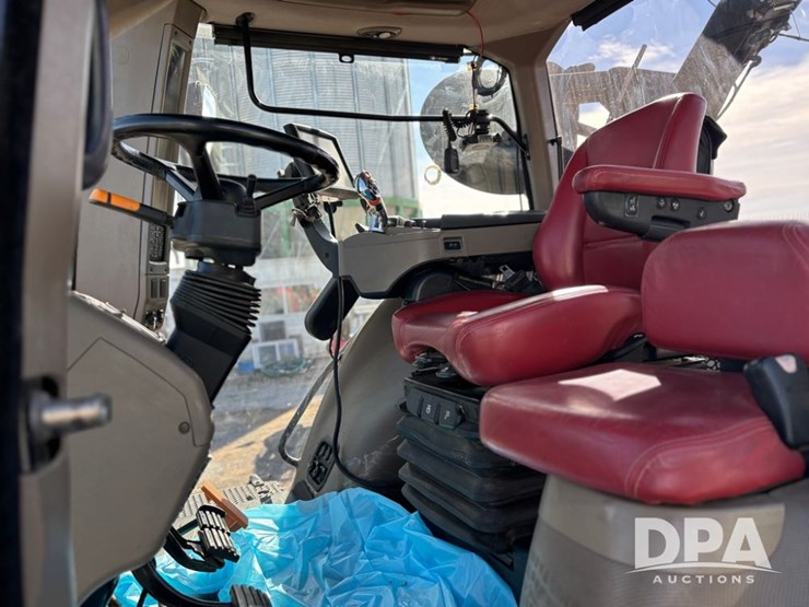 2018-case-ih-340-image-30