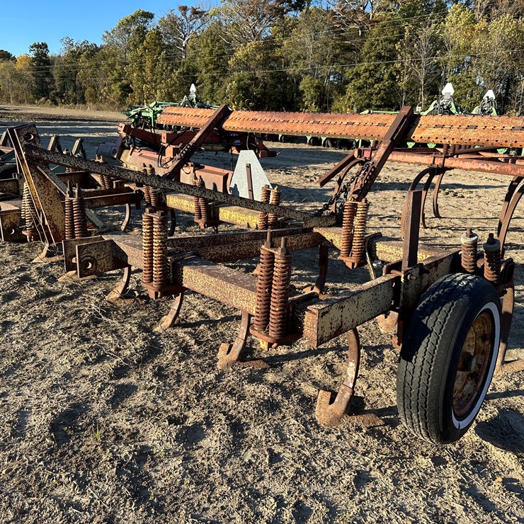 #33753 • Chisel Plow