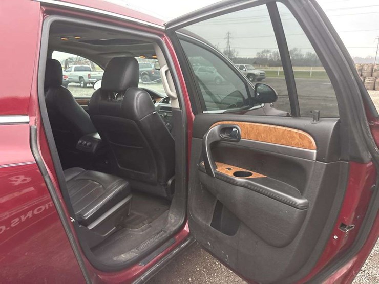 2011-buick-enclave-cxl-image-17