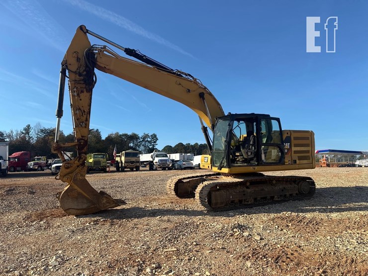 2018-caterpillar-320-image-3
