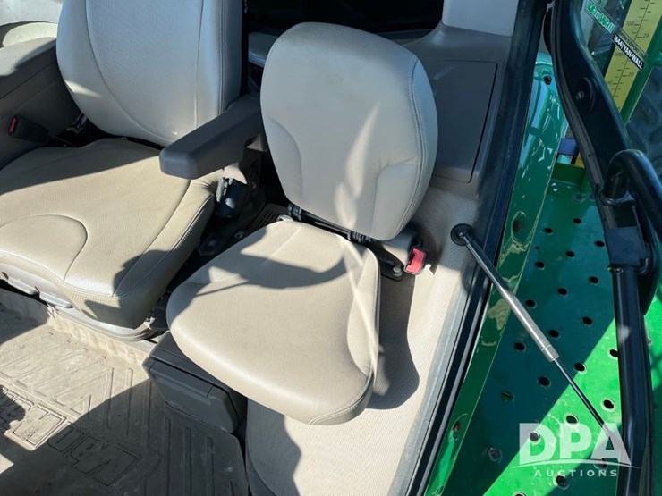 2021-john-deere-r4044-image-68