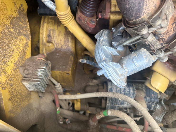 2022-caterpillar-140gc-awd-image-79