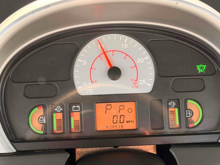 2020-agco-mt875e-large-frame-row-crop-track-tractor-image-41