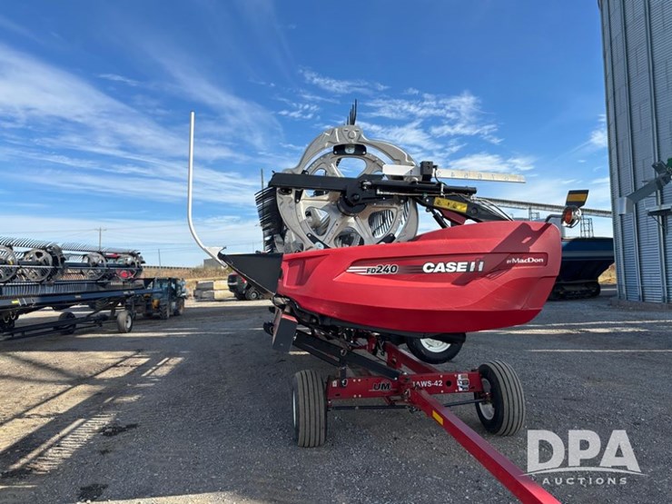 2023-mac-don-fd240-image-13