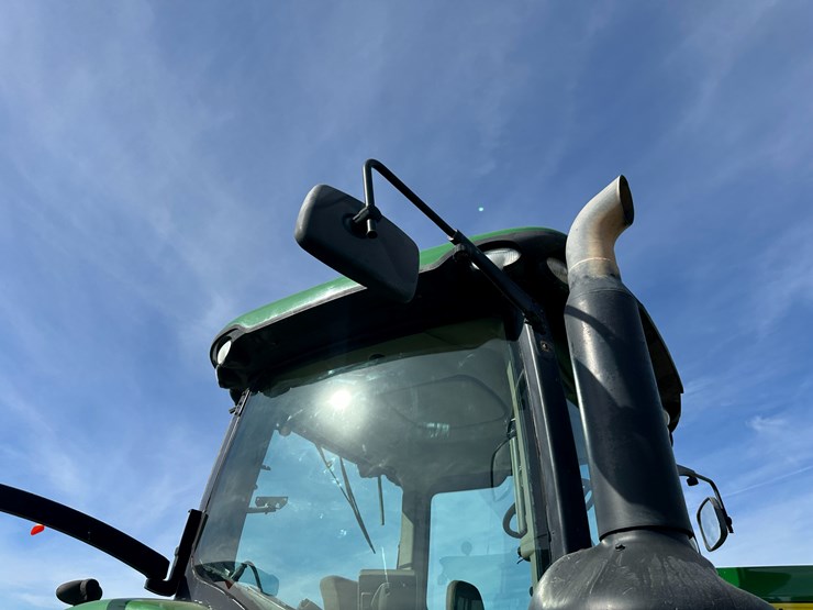 2010-john-deere-8285r-image-36