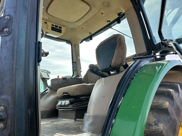 2010-john-deere-8360r-image-56
