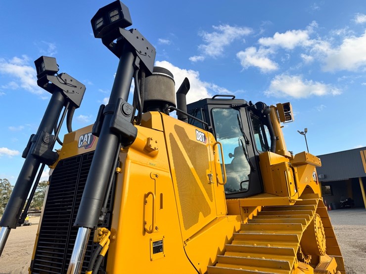 2019-caterpillar-d8t-image-36