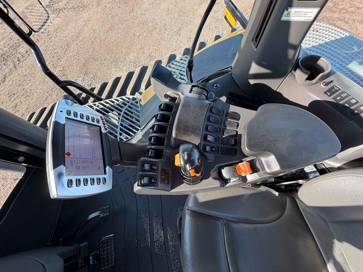 2020-agco-mt875e-large-frame-row-crop-track-tractor-image-34