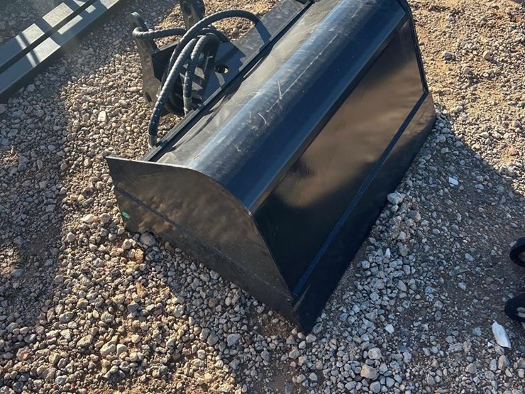 future-5t-hydraulic-tilt-bucket-image-3