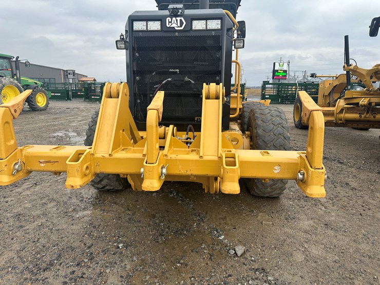 2022-caterpillar-140gc-image-19