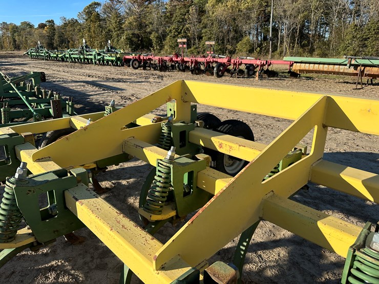 #33746-•-roll-a-cone-12.5'-chisel-plow-10-2397-image-25