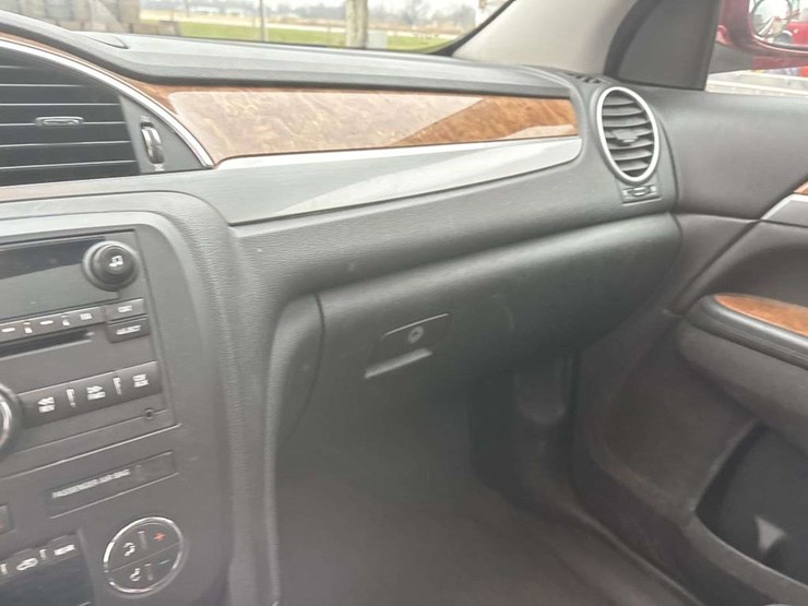 2011-buick-enclave-cxl-image-23