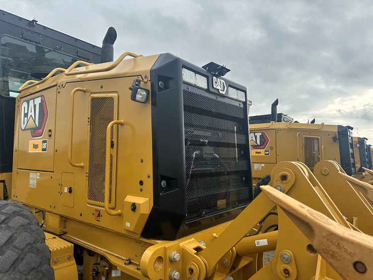 2022-caterpillar-140gc-image-21