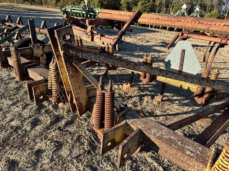 #33753-•-chisel-plow-image-13