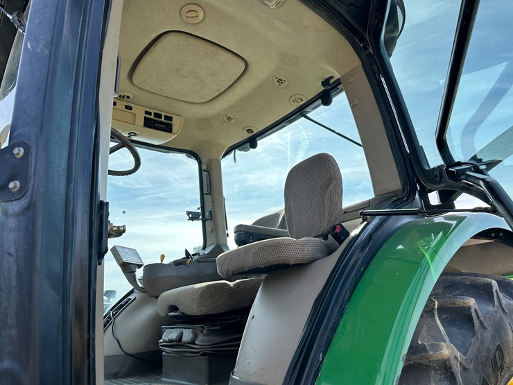 2010-john-deere-8285r-image-54