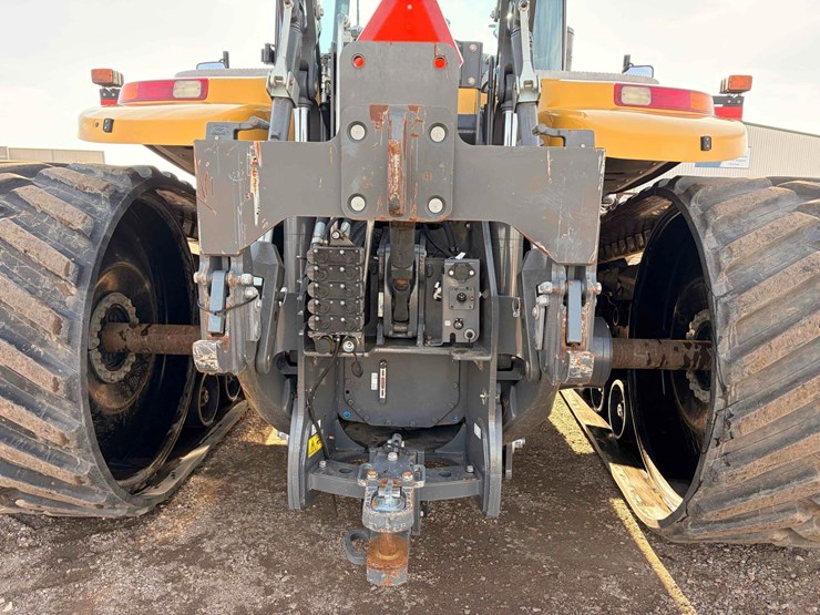 2020-agco-mt875e-large-frame-row-crop-track-tractor-image-16