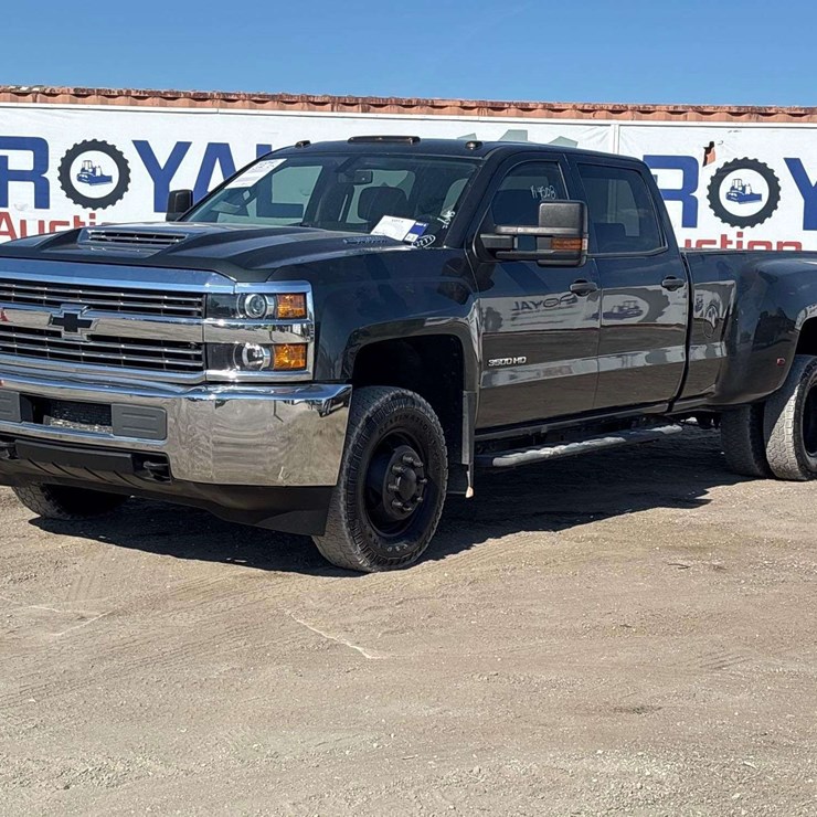 2018 Chevrolet Silverado 3500HD 4x4 Crew Cab Pickup Truck