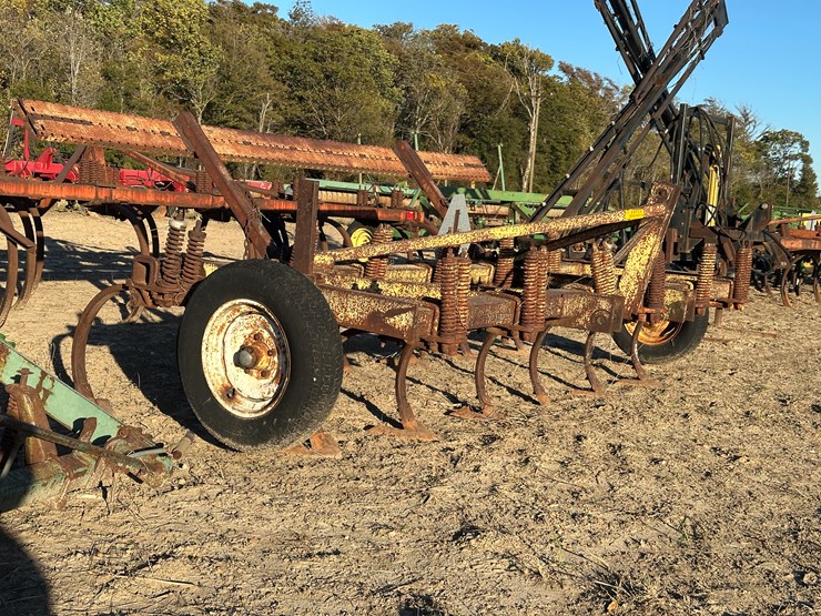 #33753-•-chisel-plow-image-2