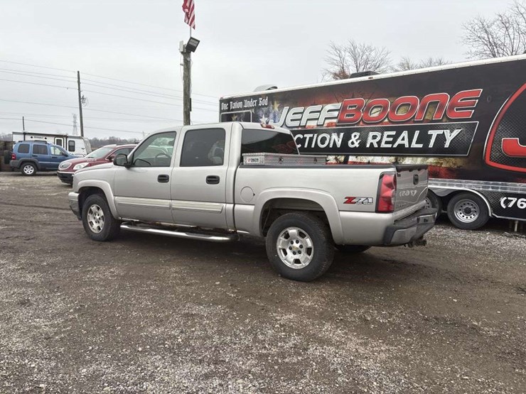 2006-chevrolet-k2500-image-3