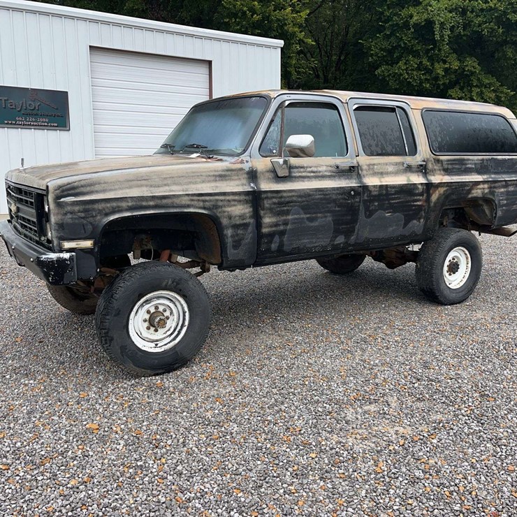 1985 CHEVROLET SUBURBAN