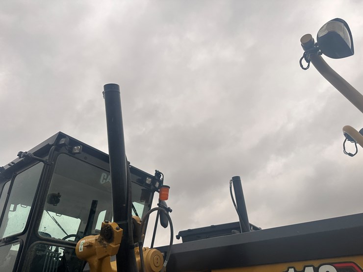 2022-caterpillar-140gc-awd-image-52