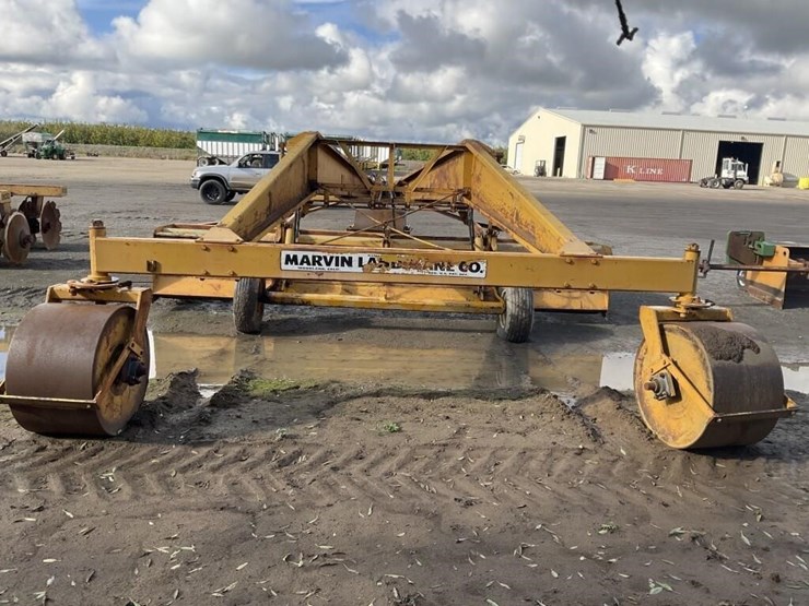 marvin-16'x30'-triplane-image-5