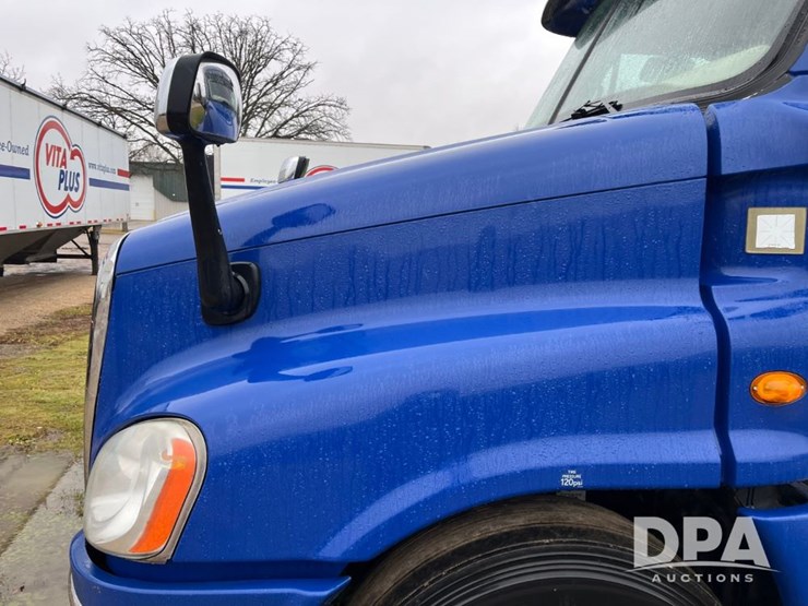 2013-freightliner-truck-(jn3436,-unit-4076)-image-17