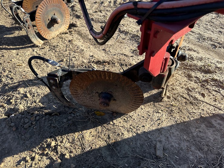 #33739-•-~20'-row-crop-cultivator-image-12