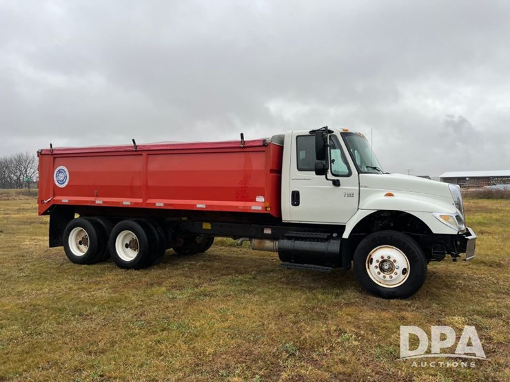 2004-international-7400-image-2