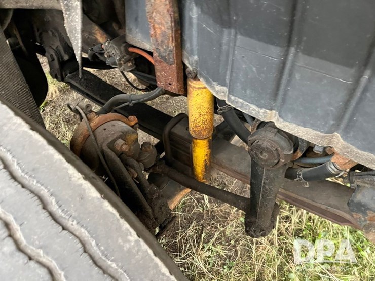 2005-international-7600-image-67