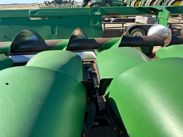 2012-john-deere-616c-image-54