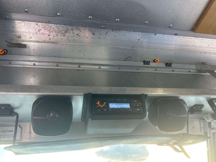 2017-freightliner-mt55-image-18